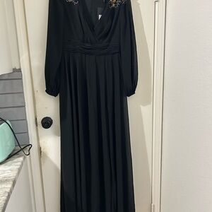 Mac Duggal Elegant Black Maxi Dress with Shoulder Details